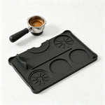 tapis silicone pressage antidérapant facile nettoyage surface texturée moderne noir découpes circulaires
