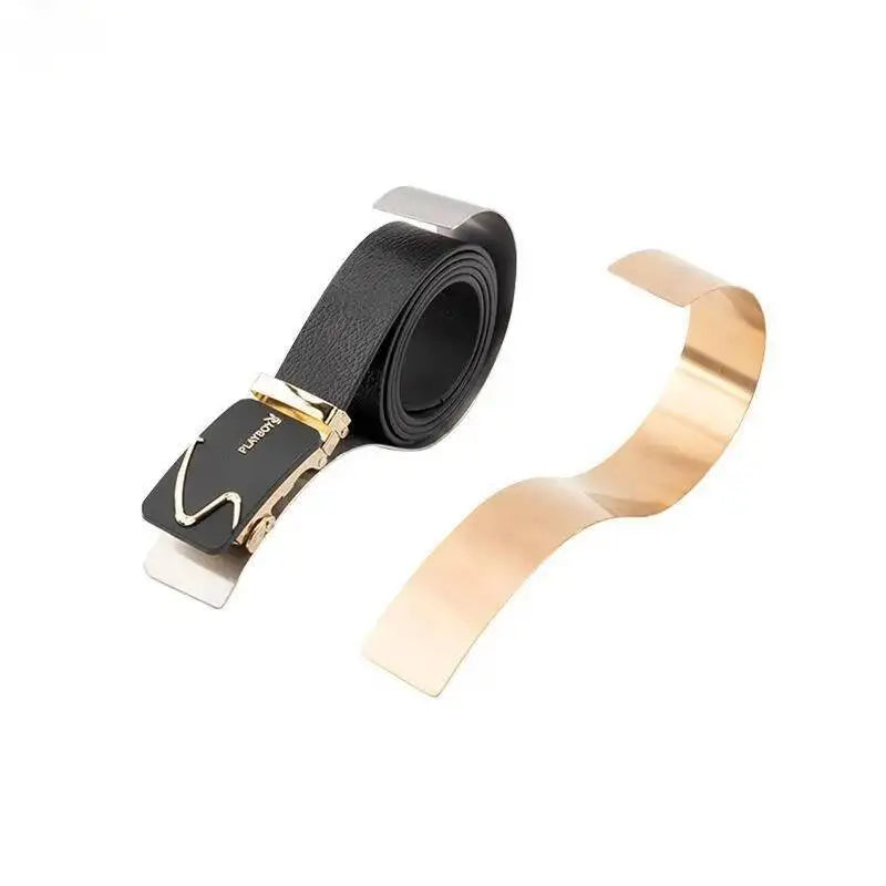 présentoir ceintures cuir grainé moderne adhésif noir doré transparent métal doré élégant