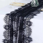 nappe dentelle florale motif blanc transparent mariage romantique décoration table assiettes verres bougies
