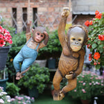 statue singe suspendu marron bébé chenille chemise carreaux décoration jardin extérieure animaux