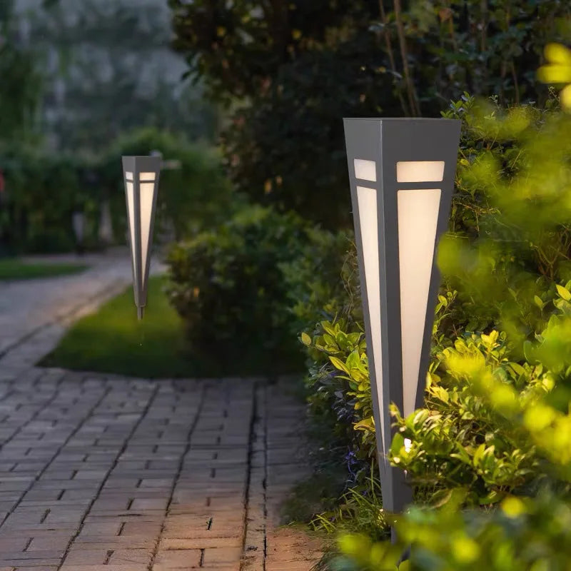 lampe led extérieure moderne noire blanche triangles géométriques étanche piquet jardin villa