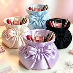Sac cosmétiques moderne élégant rose blanc bleu violet satiné portatif pinceaux maquillage lips palettes