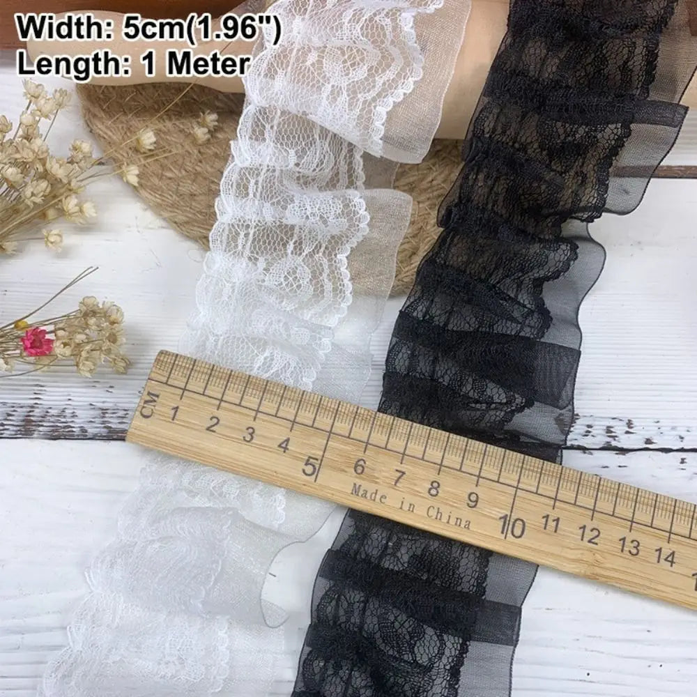 ruban dentelle fine motifs floraux blanc noir classique élégant polyester translucide decoration robe jupon
