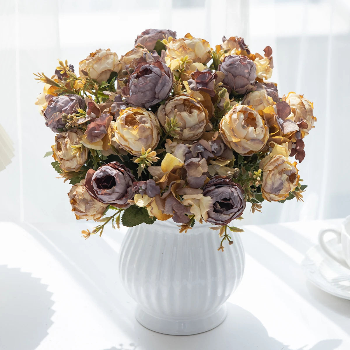 bouquet artificiel pivoine violettes blanches romantique intérieur mariage décoration maison fleurs soie classique