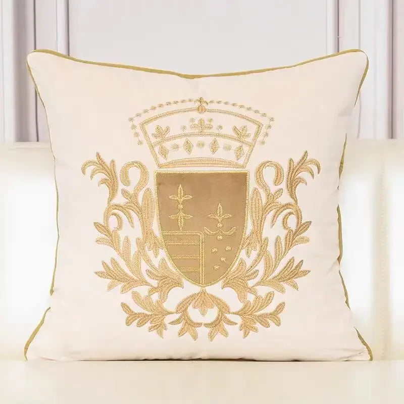 housse coussin brodée doré lys couronne élégante noir bleu marine décorative canapé sofa chambreôtel
