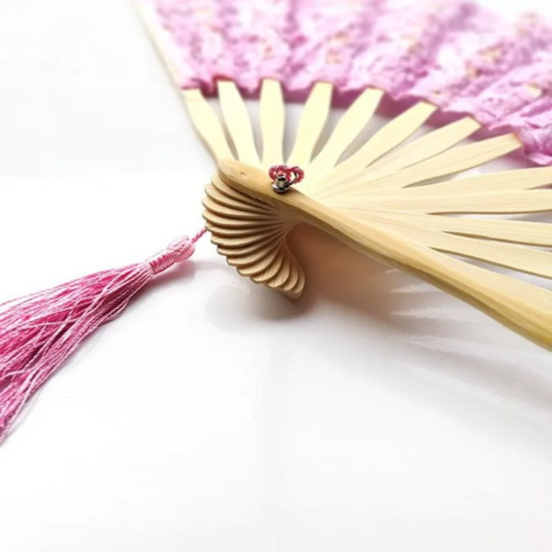 éventail pliant dentelle bambou portable brodé pompon décoration intérieure classique noir rose vert rouge