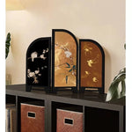 paravent artisanal traditionnel fleurs oiseaux texture parchemin noir doré maison salon