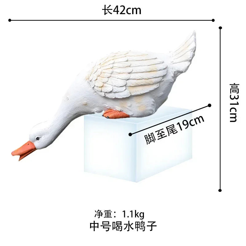 statue canard blanc plumes orange piscine jardin décoration extérieure animaux ornements paysagistes fleurs artificielles