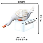 statue canard blanc plumes orange piscine jardin décoration extérieure animaux ornements paysagistes fleurs artificielles