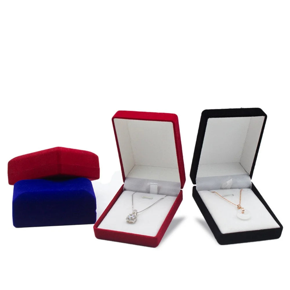 boîte bijoux classique boîte colliers velours blanc blanches opacité présentation collier argenté