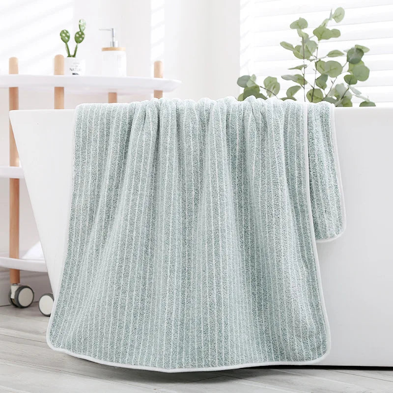 serviettes bain microfibre coton biologique rayées modernes douces rose clair gris clair lavage main