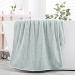 serviettes bain microfibre coton biologique rayées modernes douces rose clair gris clair lavage main