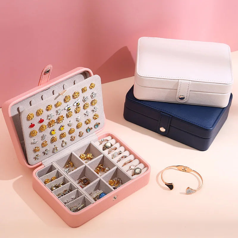 boîte bijoux velours beige cuir rose bleu marine moderne chic portable rangement bijoux