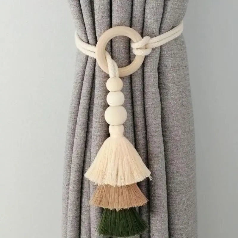rubans fenêtre boho chic pompons gradation couleurs anneaux bois beige marronclair tissé