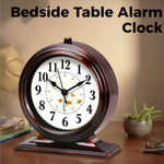 horloge table quartz aiguille classique noir blanc chiffres romains cadre bois opaque chambre salon