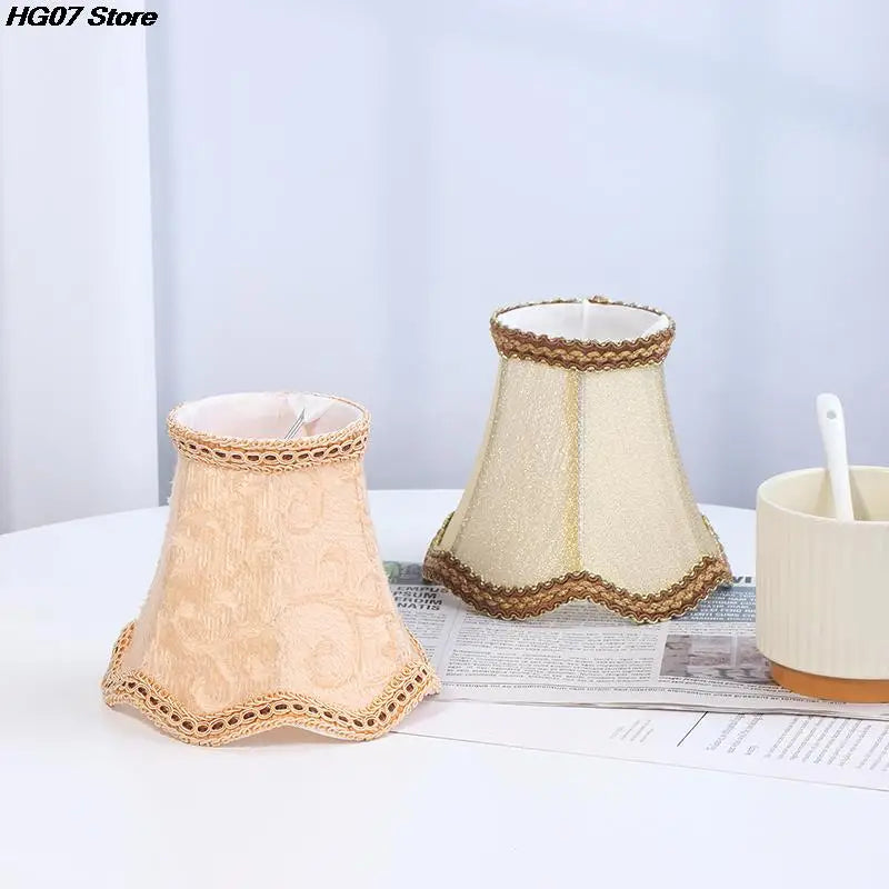 abat jour classique brodé rouge blanc beige dentelle opacité