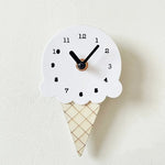 horloge murale forme glace rose blanc marron chiffres noirs deco enfantine originale