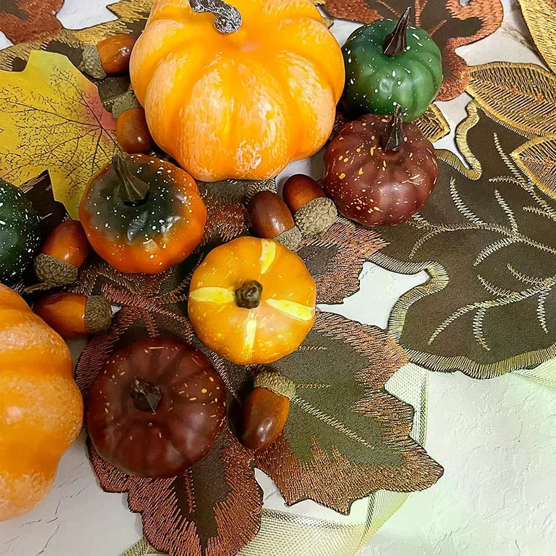 nappe automnale feuilles erables brode marron orange rustique citrouilles bougies decoration