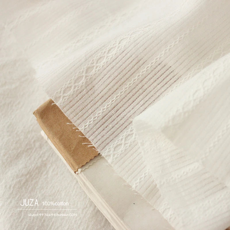 tissu coton blanc jacquard imprimé rayures motifs géométriques classique 140cm large biodegradable bricolage confection