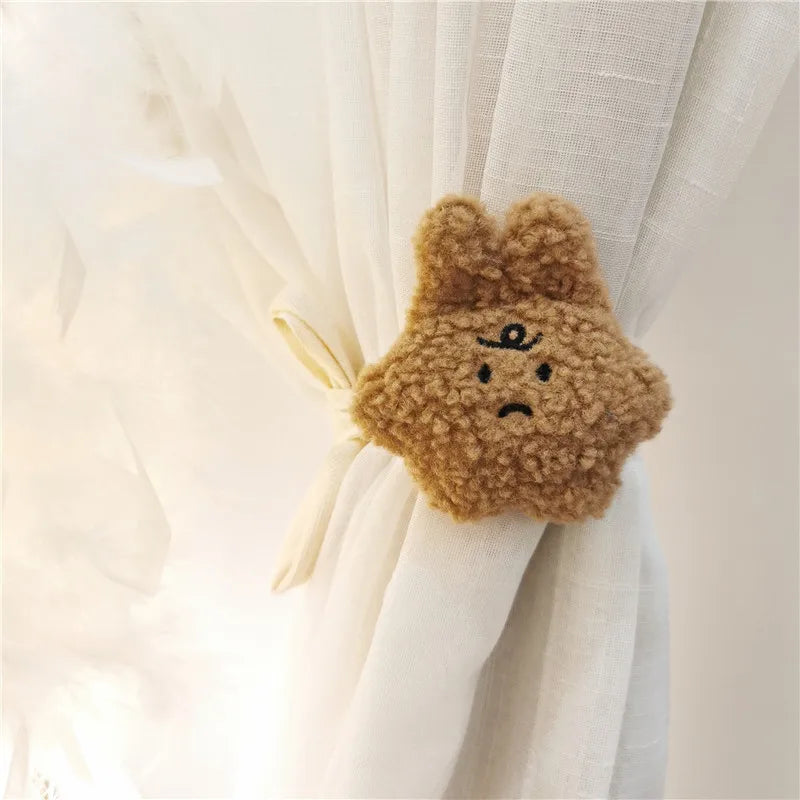 rideaux enfant dessin animé brodé visage souriant opacité peluche mignon agrafe ruban beige salopes