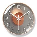 horloge murale moderne cadre doré motif planètes luxe silencieuse décoration salon intérieur gris