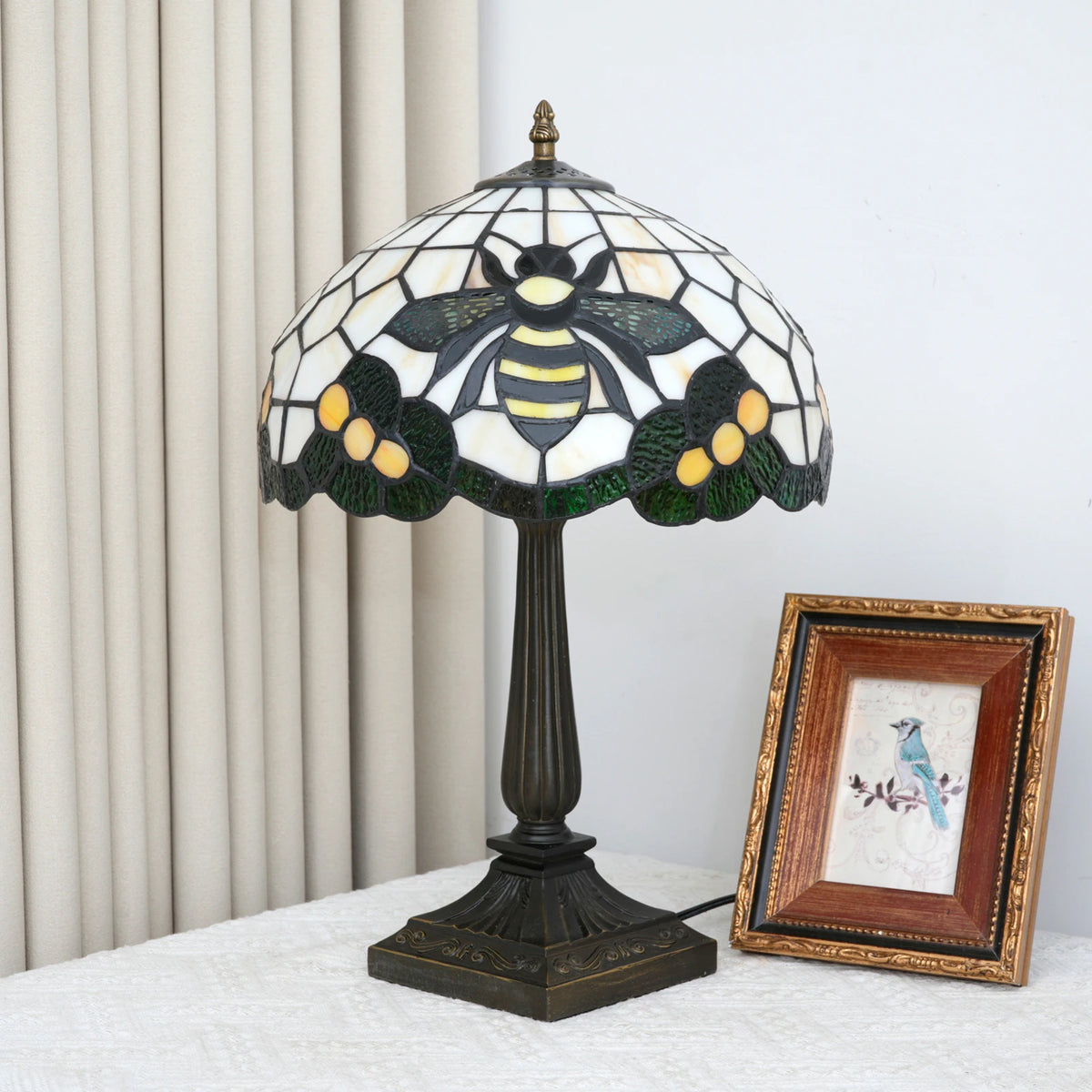 lampe table tiffany abeille art nouveau couleurs multiples verre teinté interrupteur basique moderne