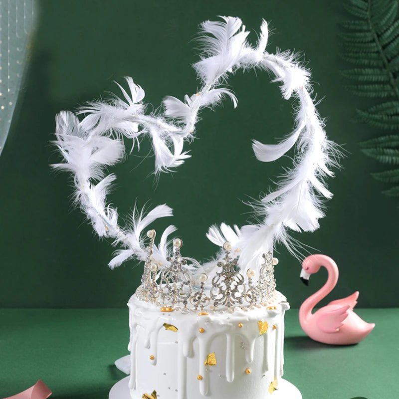 décoration mariage anniversaire couronne plumes blanc rose élégante occasion fête enfants
