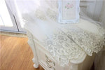 rideau beige clair broderie florale dorée classique romantique anneaux fenêtre salon maison