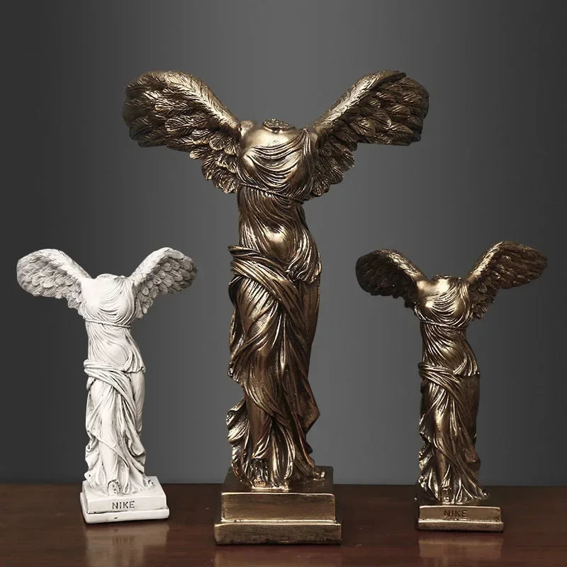 statue déesse victoire résine blanc or détails sculpturaux classique antique décoration intérieure base large