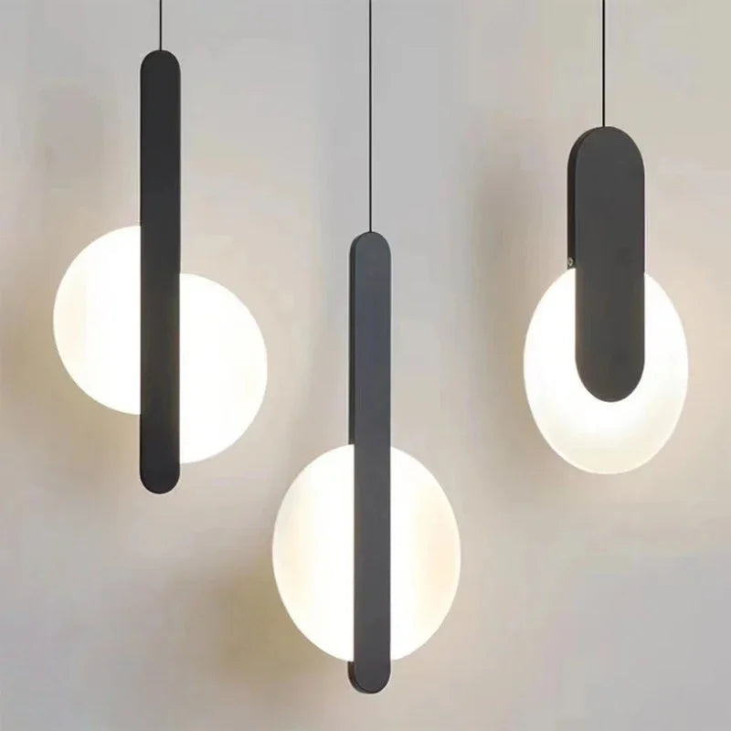 Lampes suspendues modernes minimaliste câble suspension plaque fixation globes opale abatjour blanc noir chambre