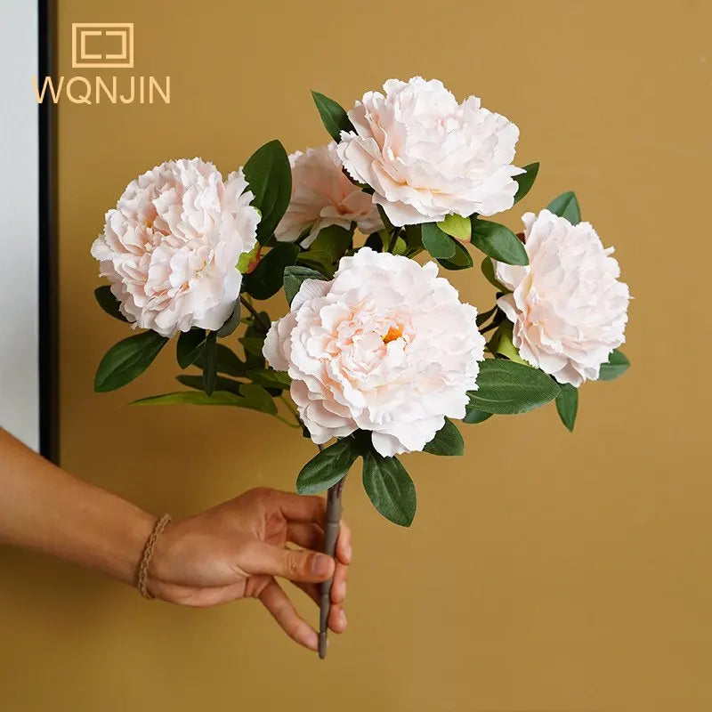 bouquet fleurs artificielles pivoine blanc rose pâle rouge foncé modernes décoration intérieure mariage anniversaire