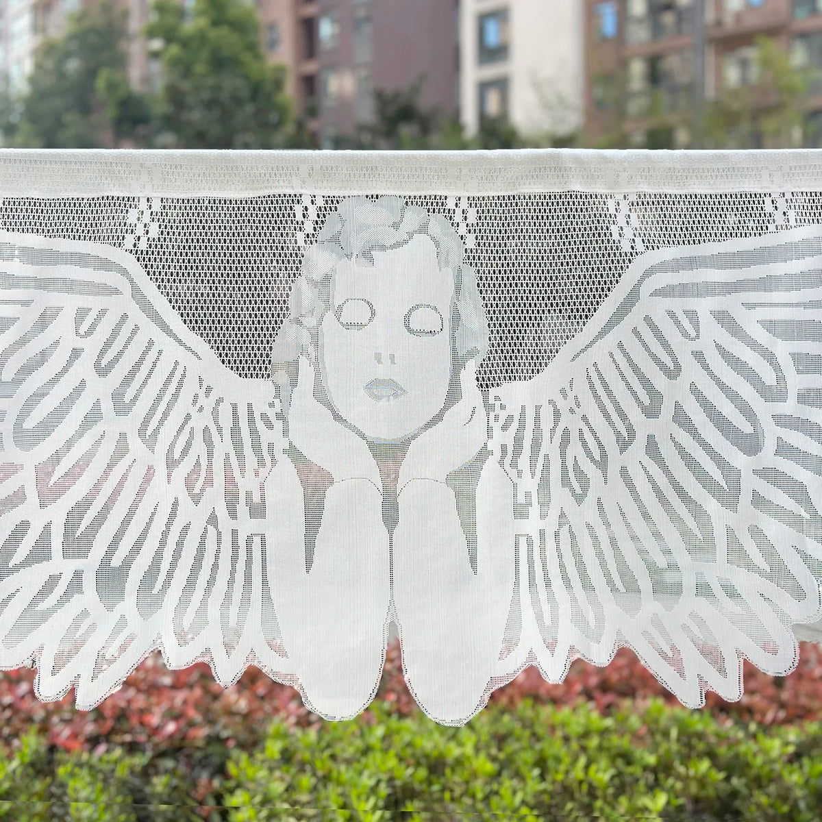 rideau blanc translucide art déco ange ailes fenetre texture ajourée moderne