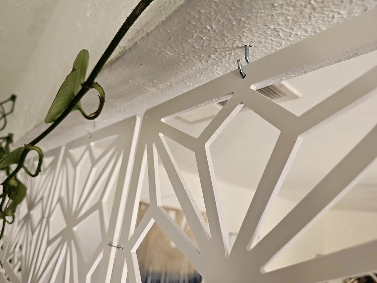 panneaux séparation suspendus blancs motifs géométriques modernes cloisons pièces bois opaques clips fixation