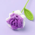 fleurs artificielles tricotées violet rose blanc jaune vert finement crochetées décoration intérieure artisanal