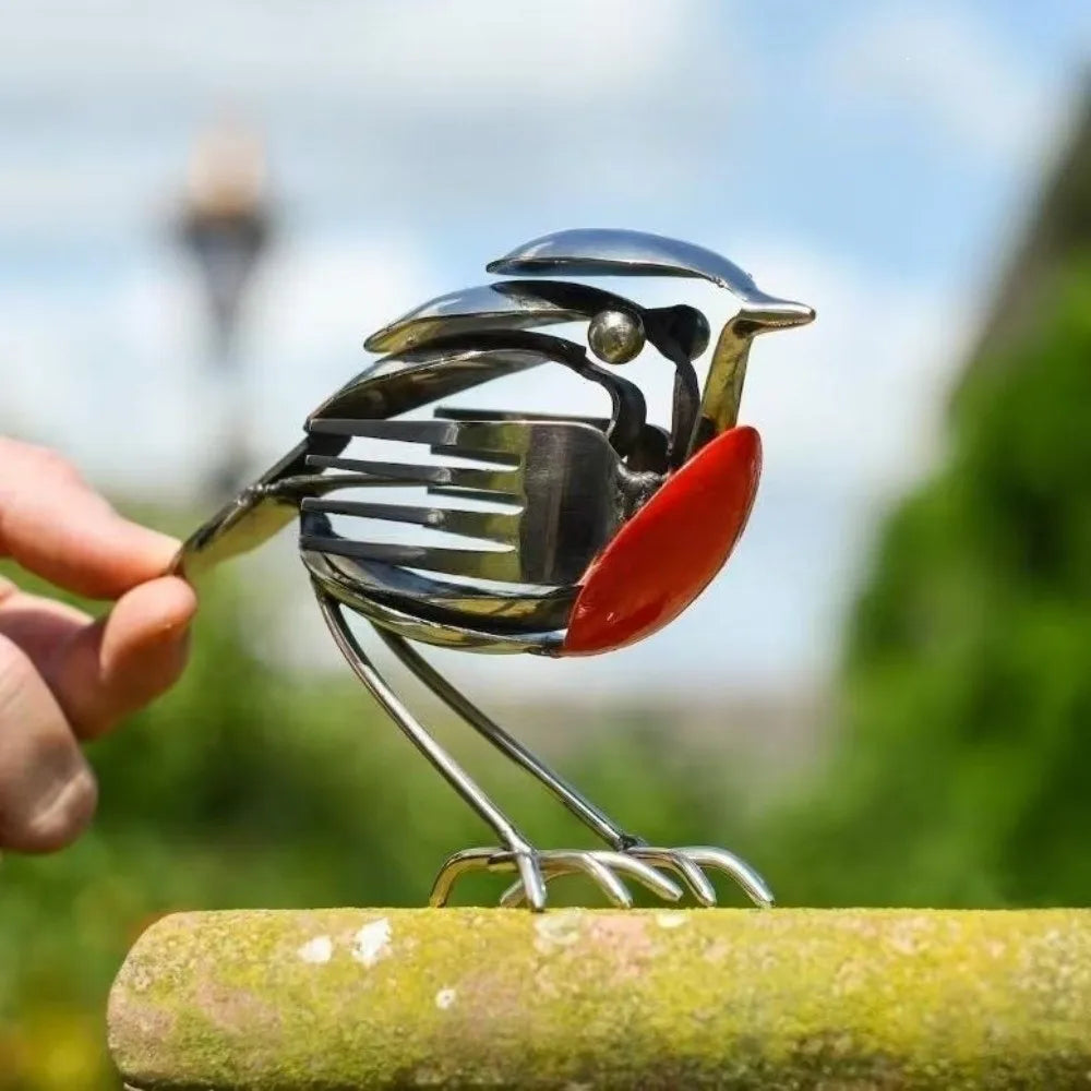 statuette oiseau decoratif argenté rouge vert métal recyclé fourchette cuillère artisanal fait main upcycled
