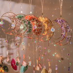 mobile mural décoratif boho lune pierres semi précieuses or violet vert rose blanc doré