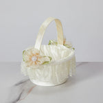 panier dentelle tulle rubans satinés fleurs artificielles romantique champêtre mariage demoiselle honneur deco table