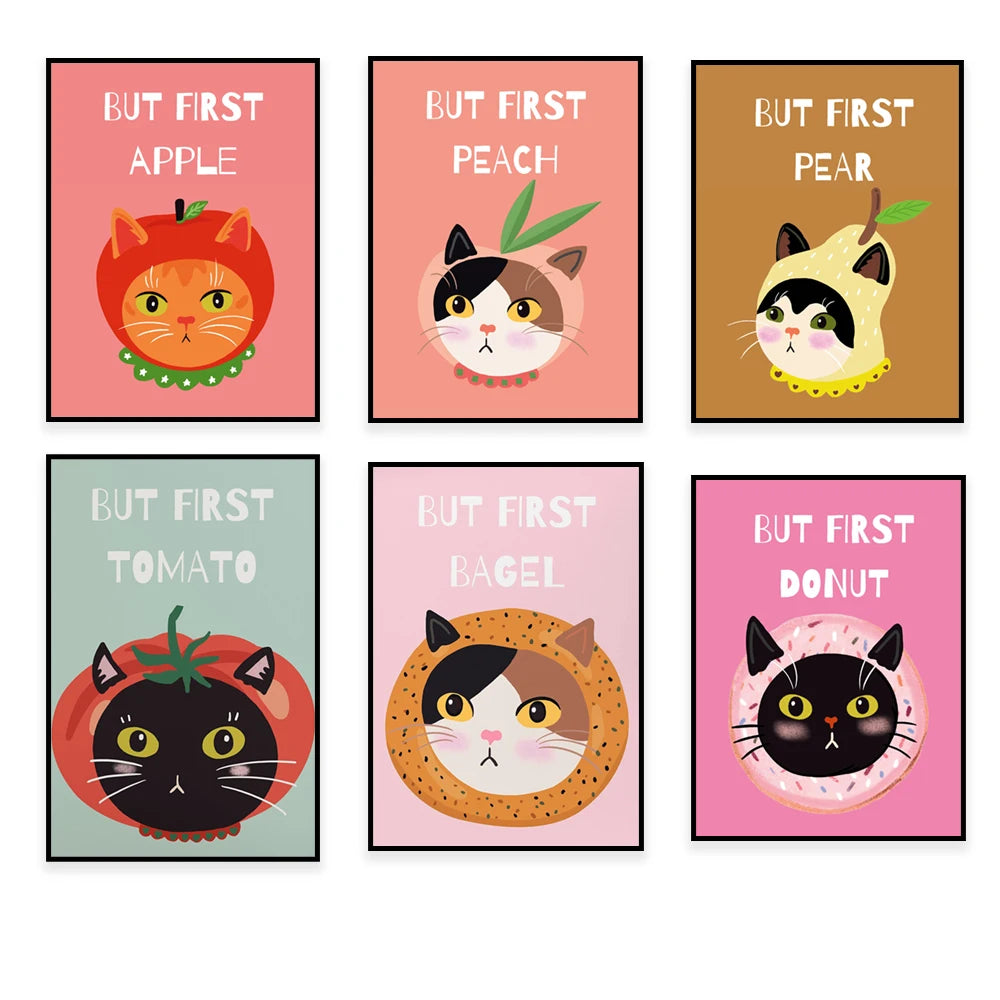 Cette série d'affiches colorées met en scène des chats mignons dans des aliments familiers tels que des pommes, des pêches, des poires, des tomates, des bagels et des beignets.