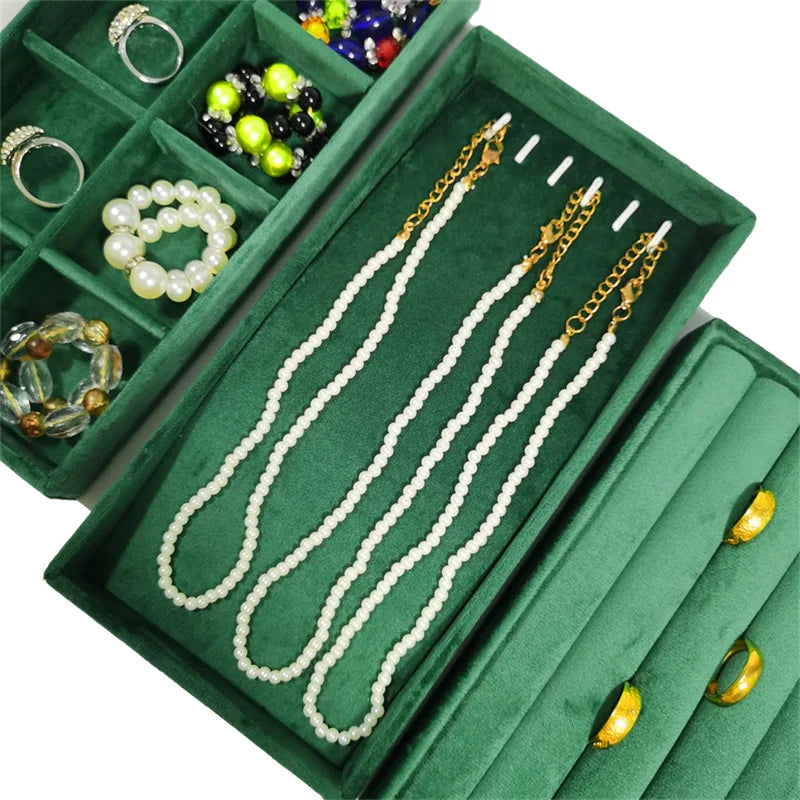 boîte rangement bijoux velours vert foncé clips classique bracelet bague collier trưng bày trang