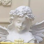 statues anges blanc plateau rangement bougies fleurs séchées décoratives intérieur couronnes roses sculptées