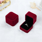 boîtes bijoux velours rouge noir beige violet gris anneaux classiques emballage cadeau