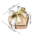 boîte bijoux vintage rose fleurs blanches oreilles anneaux broches élégante dorée transparente cadeau anniversaire