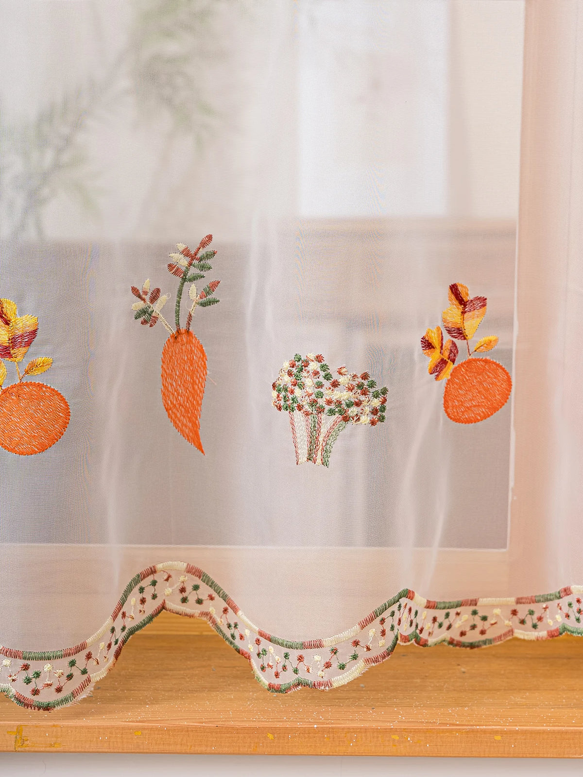 rideau brodé carotte transparent rustique fenetre cuisine dentelle bordure blanc orange vert