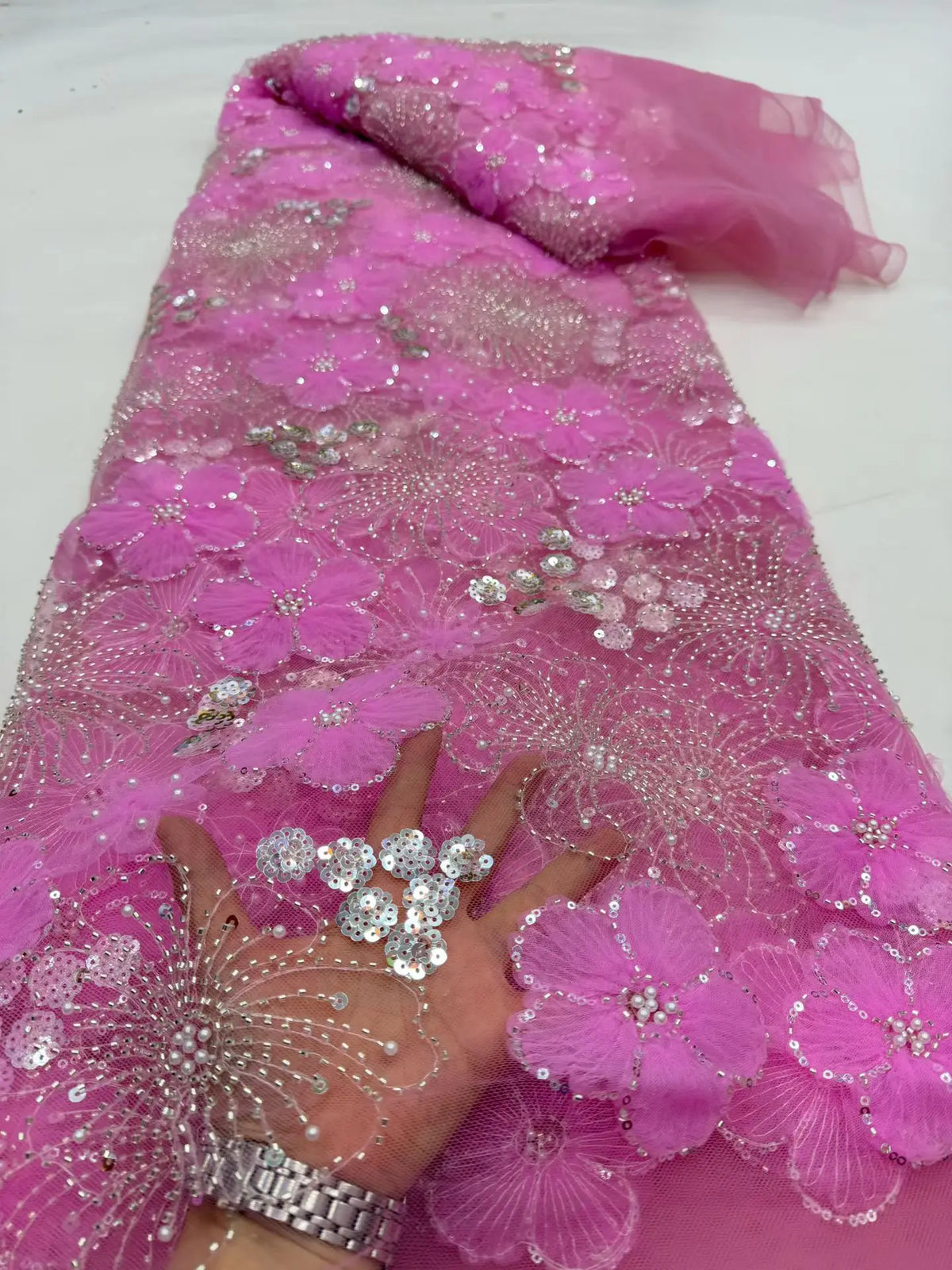 tissu décoratif crème rose élégant strass fleurs relief transparent mariage festif