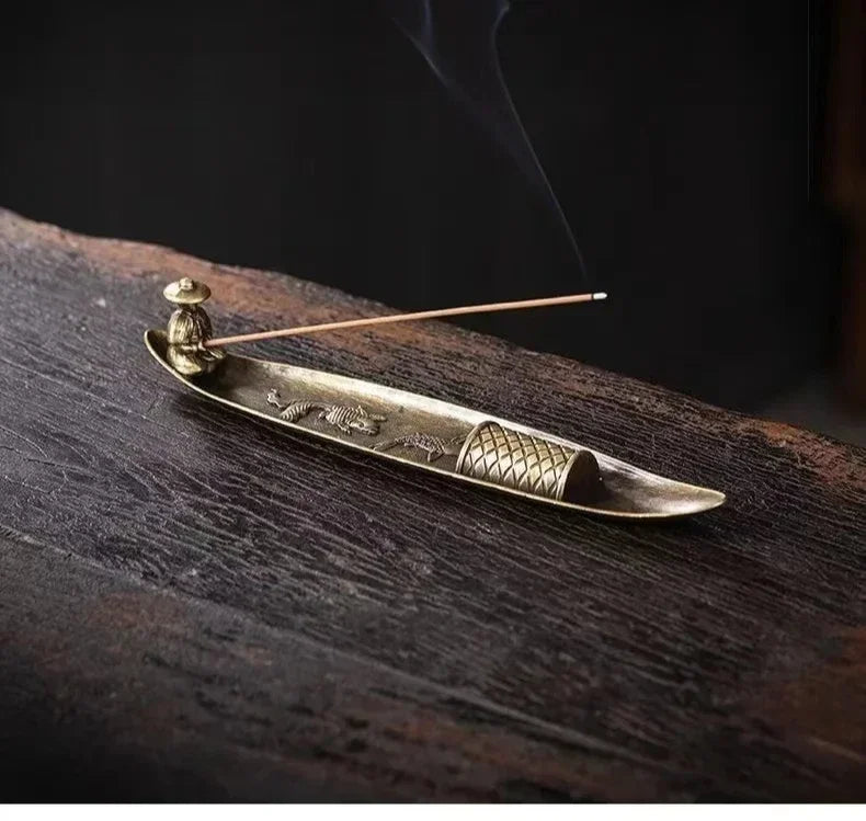 cendrier artisanal doré poissons motifs géométriques salon vintage