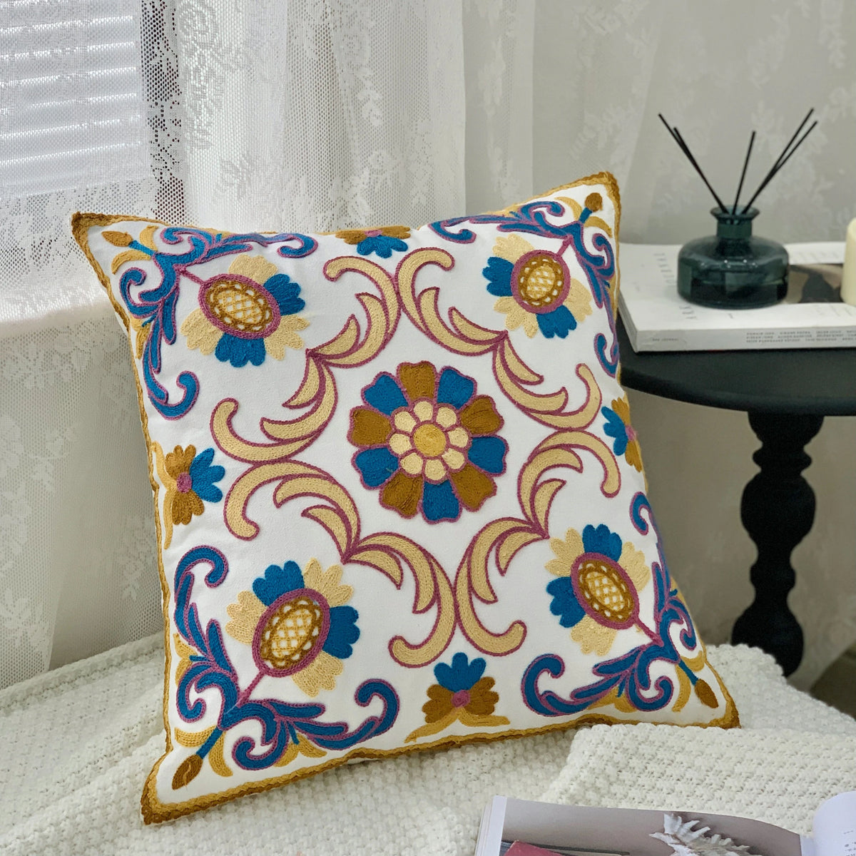 taies d'oreiller coton polyester ethnique floral brodées couleurs vives motifs géométriques coussins deco 45x45cm