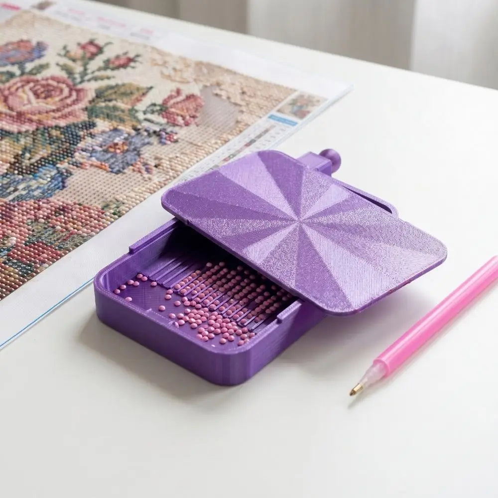 boîte violet vert bleu moderne motifs géométriques opaques roses