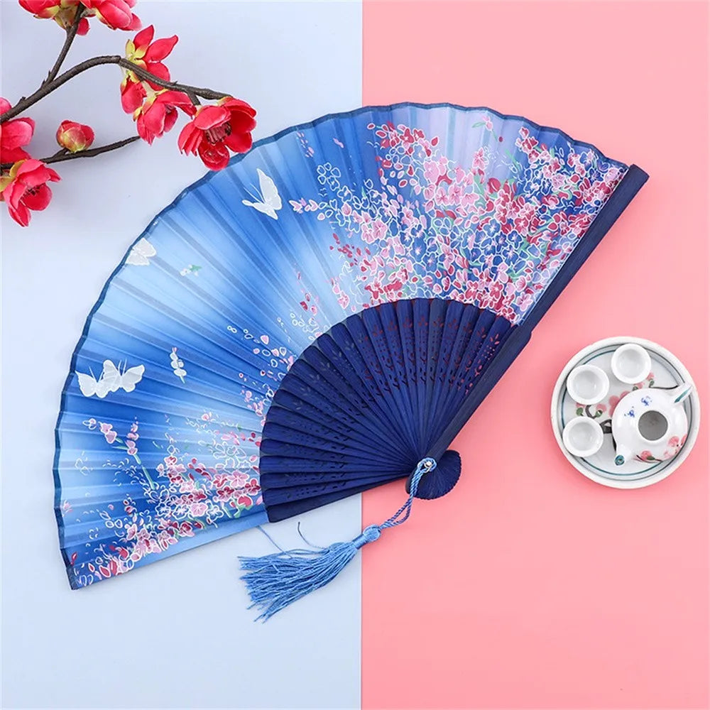 éventails pliants fleurs cerisier papillons paysages tissus naturels pompons traditionnels japonais