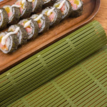 mat roulage sushi nori plastique verte rouleaux sushis riz algues viandes sauce platINOGRAPHEIQUE