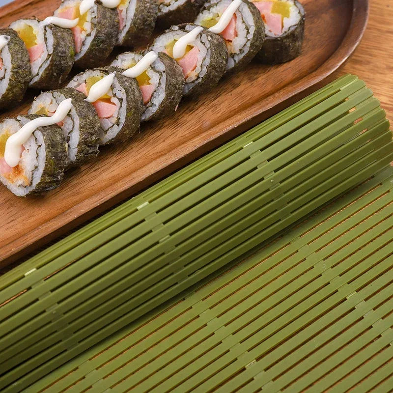 mat roulage sushi nori plastique verte rouleaux sushis riz algues viandes sauce platINOGRAPHEIQUE